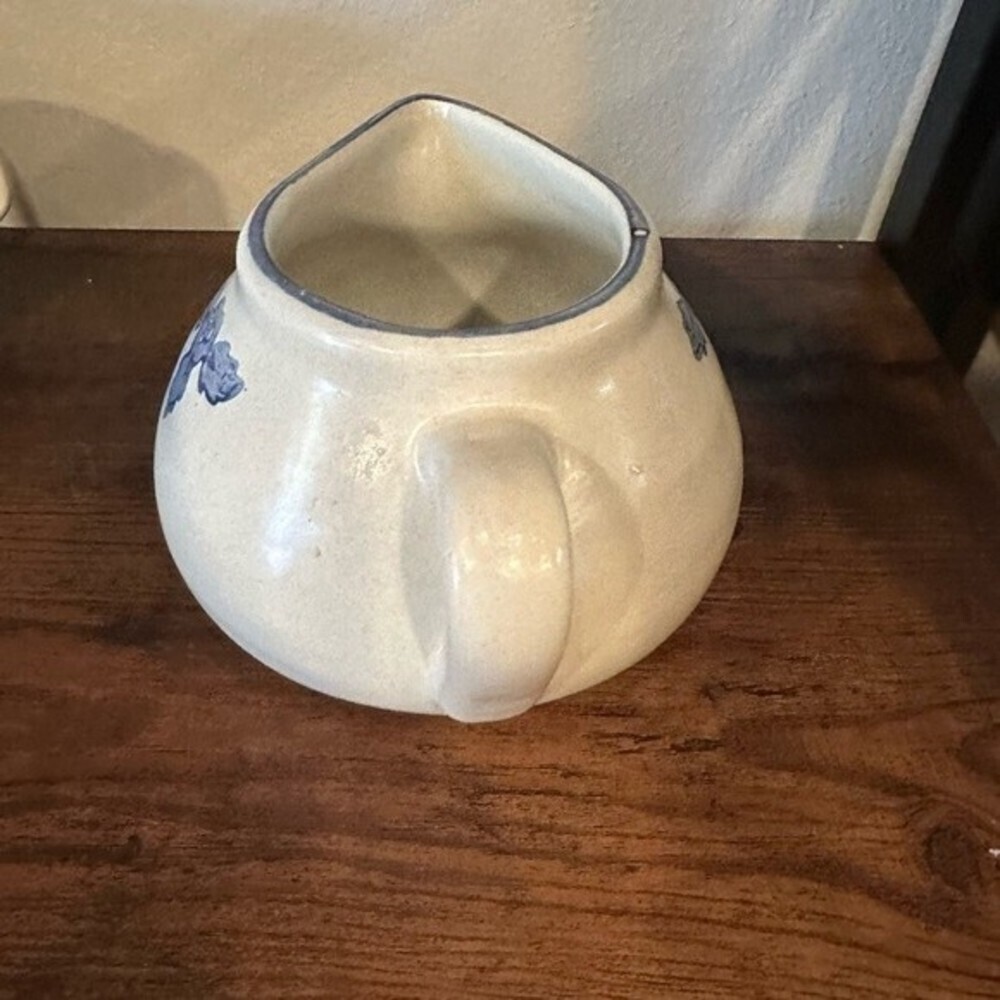 Pfaltzgraff Yorktowne Ceramic Wide Serveware Creamer Pitcher Gravy Boat - Picture 6 of 8